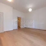 Pronajměte si 3 ložnic/e byt o rozloze 99 m² v Capital City of Prague