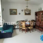 Rent 5 bedroom apartment of 90 m² in Genoa