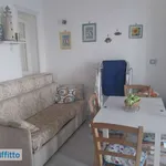 Affitto 3 camera casa di 60 m² in Sperone