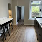 Rent 3 bedroom flat in Swansea