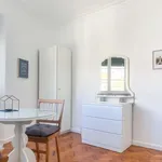 Rent a room of 120 m² in lisbon