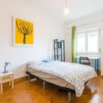 Rent a room of 70 m² in lisbon