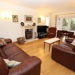 Rent 5 bedroom house in Woking