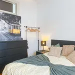 Rent a room of 80 m² in lisbon