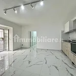 Affitto 2 camera appartamento di 65 m² in Naples