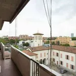 Rent 5 bedroom apartment of 120 m² in Milan