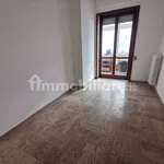 Affitto 5 camera appartamento di 255 m² in Lecce