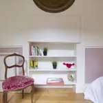 Appartement de 320 m² avec 1 chambre(s) en location à Paris