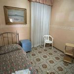 Rent a room in Napoli