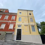 Affitto 4 camera appartamento di 113 m² in Trieste