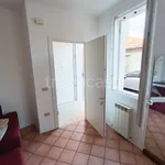 Rent 4 bedroom apartment of 70 m² in Adria