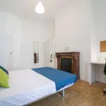 Rent a room of 274 m² in madrid