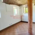 Rent 2 bedroom apartment of 100 m² in modena