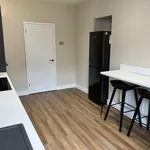 Rent 3 bedroom flat in Swansea