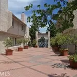 Rent 2 bedroom apartment of 203 m² in encino