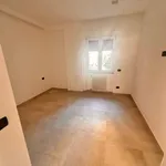 Rent 2 bedroom apartment of 65 m² in Naples