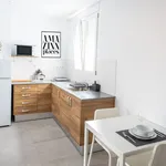 Rent 5 bedroom apartment of 44 m² in Valencia