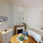  appartement avec 4 chambre(s) en location à Paris