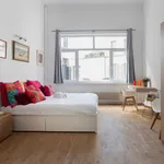 Huur 1 slaapkamer appartement van 700 m² in Brussels