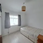 Rent 2 bedroom flat in London