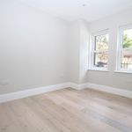 Rent 4 bedroom flat in South East England