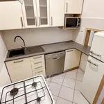 Pronajměte si 3 ložnic/e byt o rozloze 90 m² v Prague