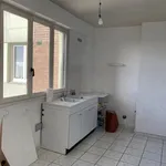 Appartement de 90 m² avec 1 chambre(s) en location à Maubeuge