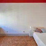 Rent 11 bedroom apartment in Lisbon