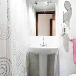 Rent a room of 90 m² in seville