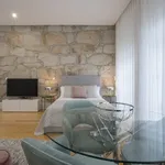 Rent 1 bedroom apartment of 40 m² in Porto