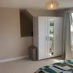 Rent 3 bedroom flat in Carmarthen