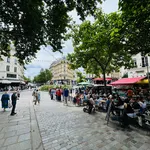 Appartement de 400 m² avec 1 chambre(s) en location à Paris