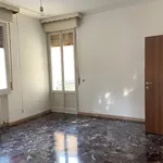 Rent 5 bedroom apartment of 95 m² in Modena