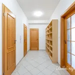 Pronajměte si 3 ložnic/e byt o rozloze 109 m² v Prague