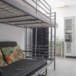 Rent a room of 100 m² in madrid