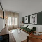 Rent 4 bedroom apartment in Barcelona