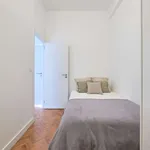 Rent a room in lisbon