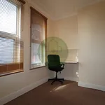 Rent 4 bedroom house in Leeds