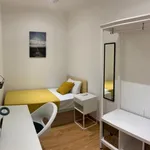 Rent 5 bedroom apartment in Barcelona