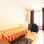 Rent a room of 100 m² in madrid