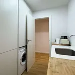 Rent 3 bedroom apartment of 95 m² in barcelona