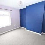 Rent 3 bedroom flat in London