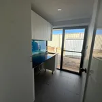 Rent 6 bedroom house in Roxby Downs