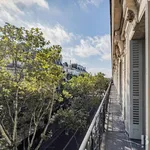 Rent 6 bedroom apartment of 198 m² in Paris