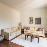 Rent 2 bedroom apartment of 85 m² in Milano