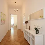 Pronajměte si 3 ložnic/e byt o rozloze 84 m² v Prague