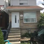 4 bedroom house of 1097 sq. ft in Toronto