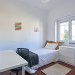 Rent a room of 120 m² in lisbon