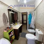 Affitto 7 camera appartamento di 156 m² in Siracusa