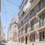 Rent 4 bedroom apartment of 65 m² in Lisboa